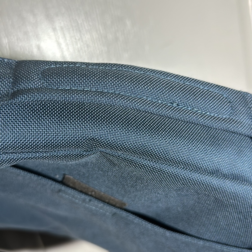 Patagonia Daily Grind Laptop Messenger Bag work school - Picture 16 of 16